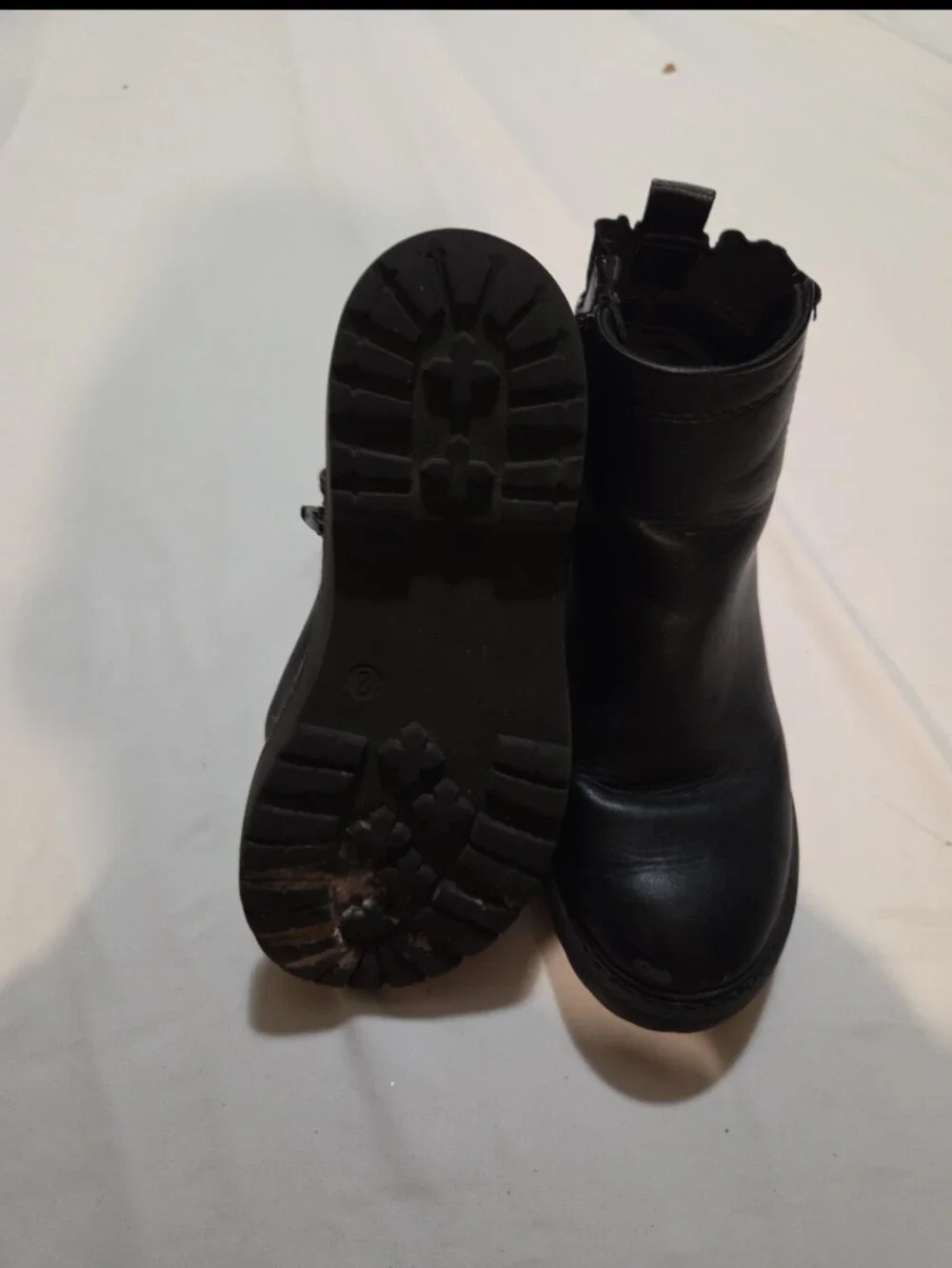 Chic older girl size 2 black ankle boots #04